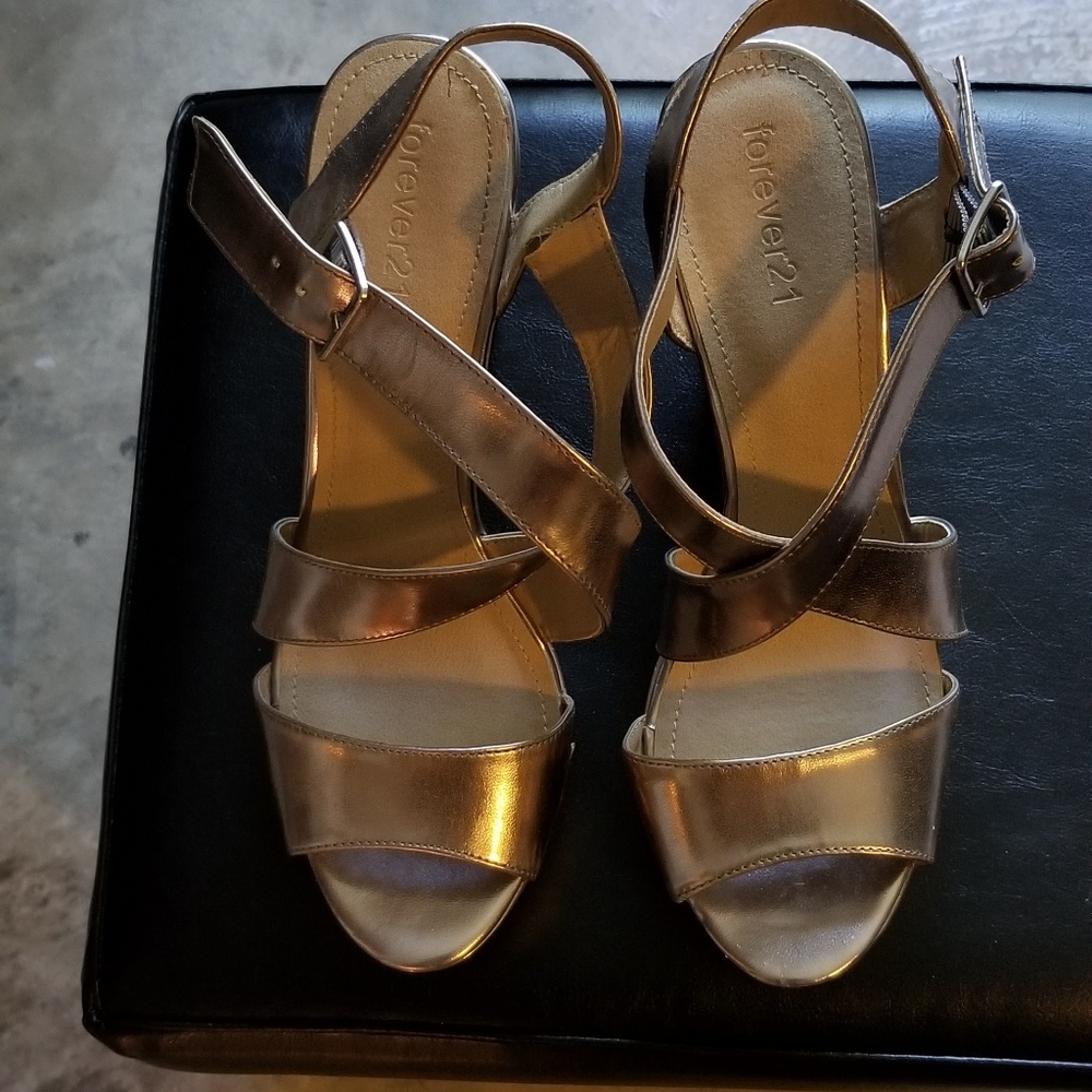 *SOLD* Metallic Sandals